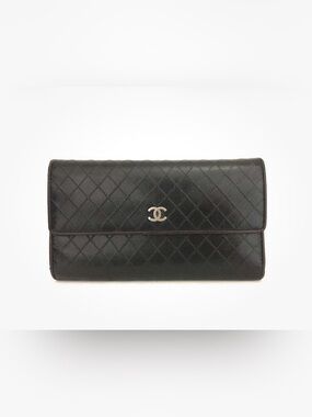 CHANEL Black Calfskin Diamond Stitched Flap Wallet